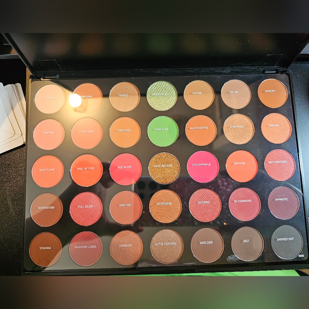 NWOT Morphe Artistry Pallette